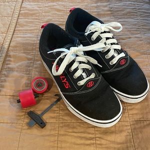 Heelys wheel shoes size 7